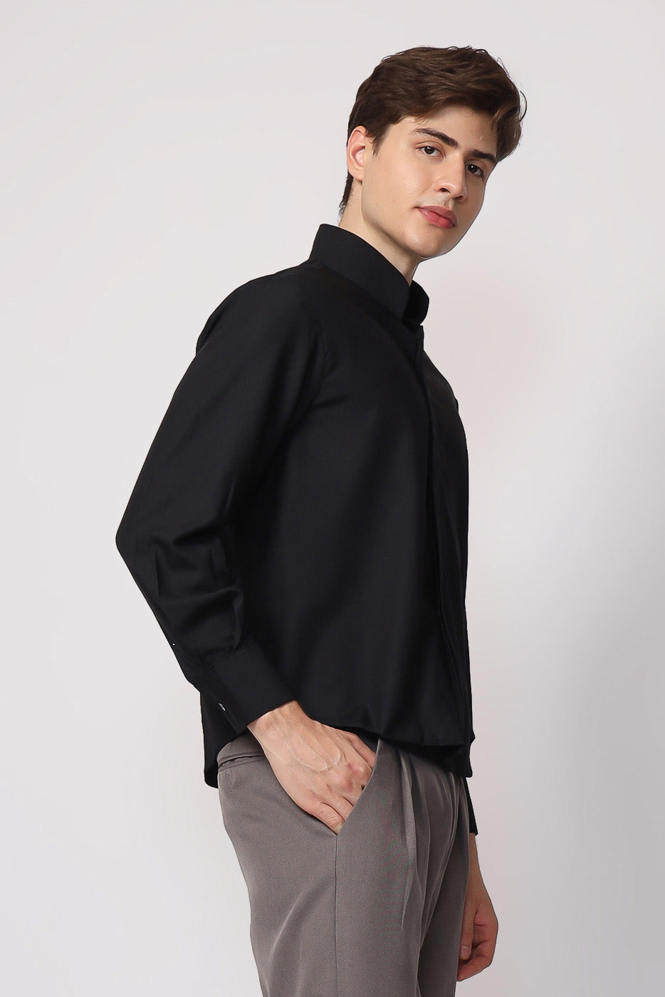 Wolf Shirt in Black