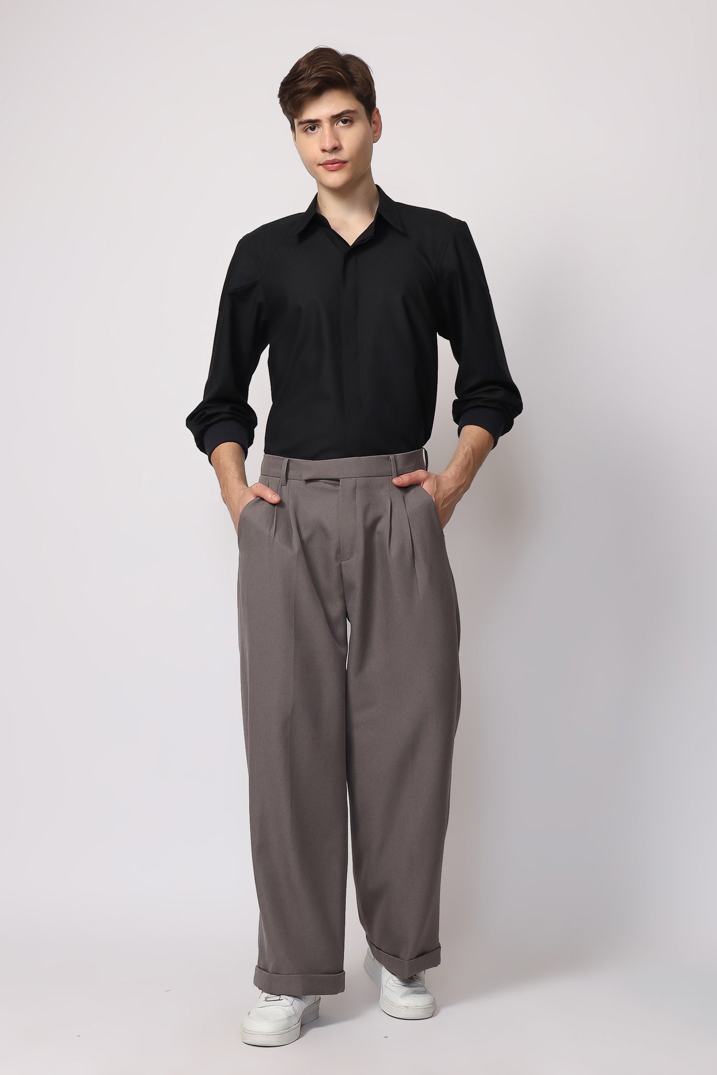 Leon Pants In Grey