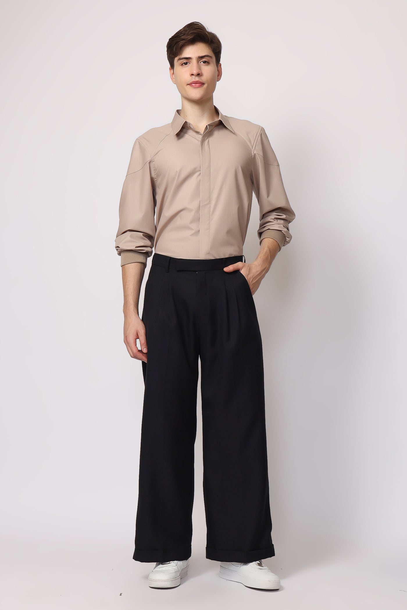 Leon Pants In Black