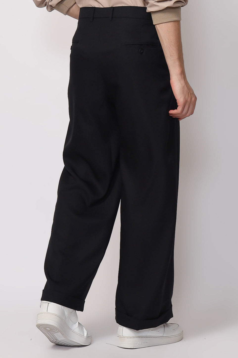 Leon Pants In Black