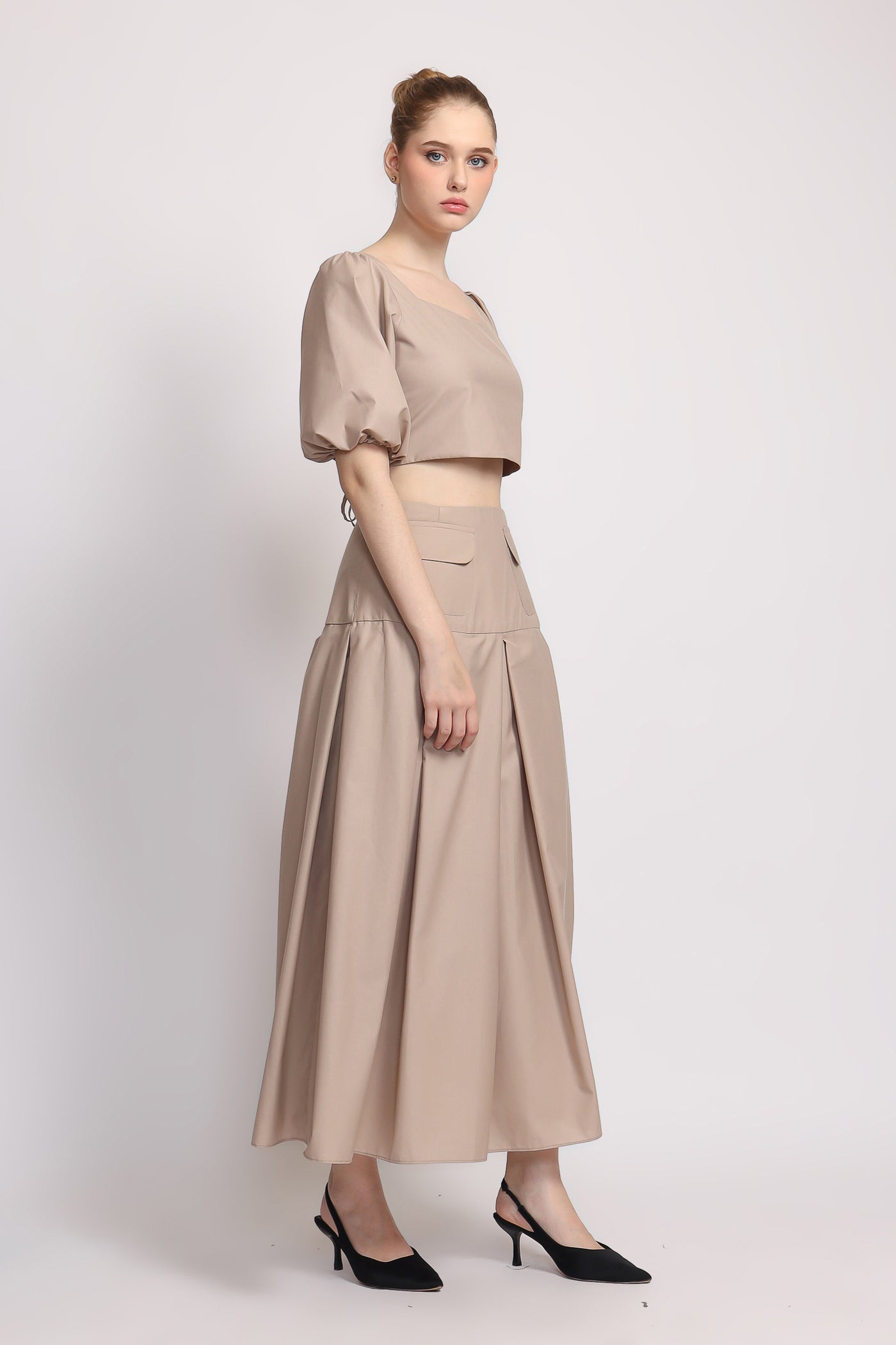 Nael Crop Top in Sand