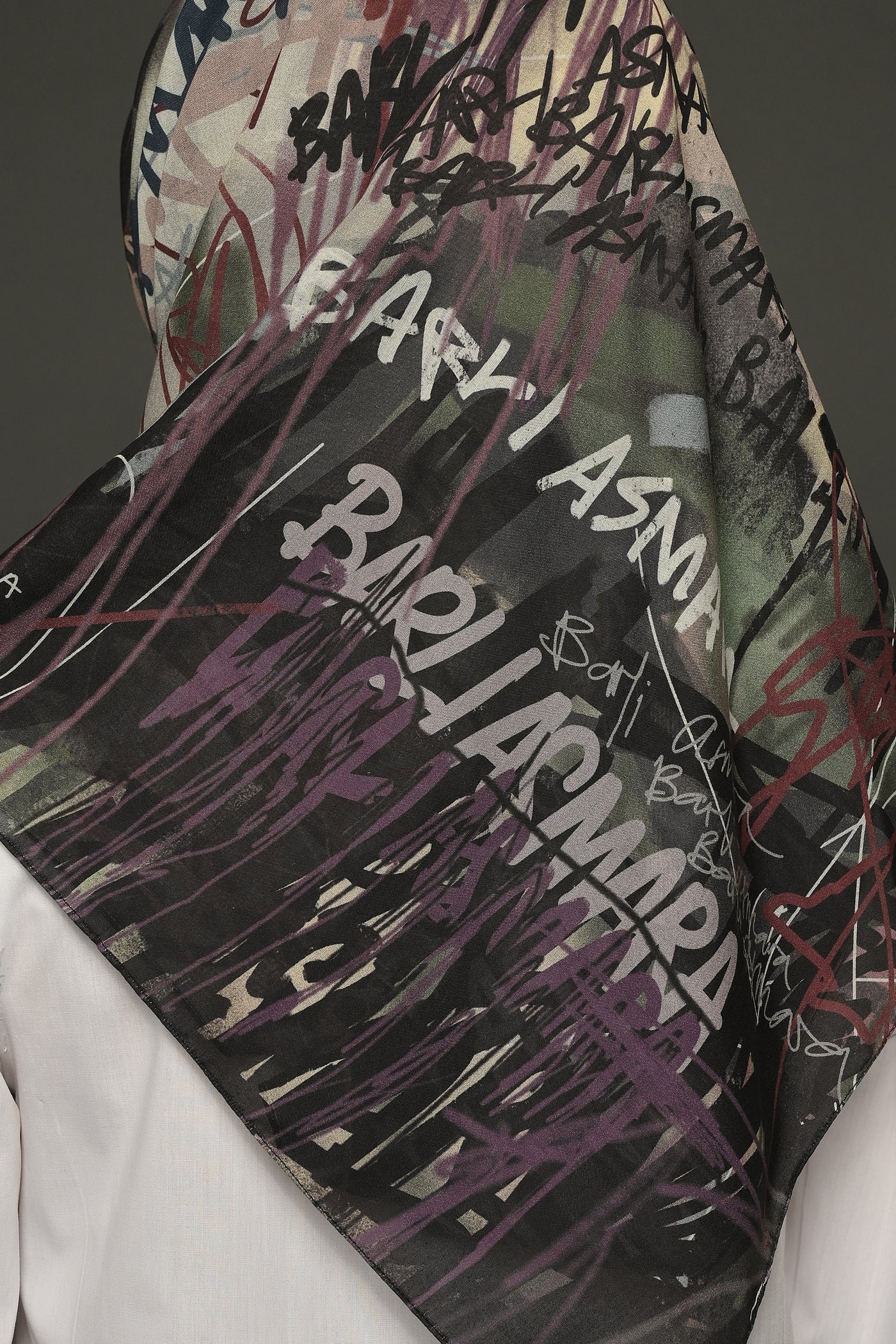 Grafitti Scarf in Multicolors